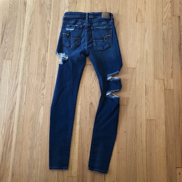 American Eagle Destroyed Hi-Rise Jeggings - Picture 2 of 3